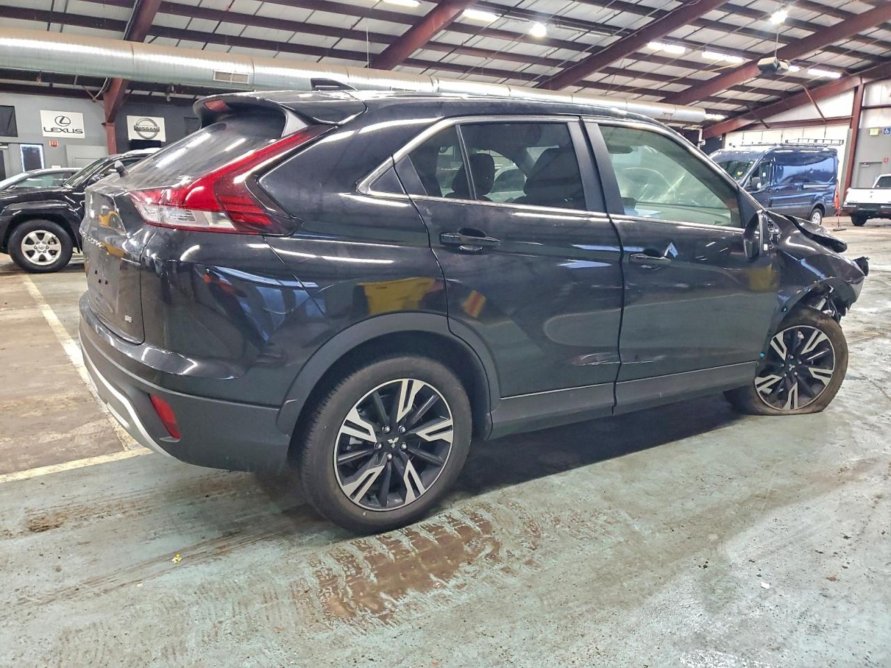 2025 MITSUBISHI ECLIPSE CROSS SE photo 3