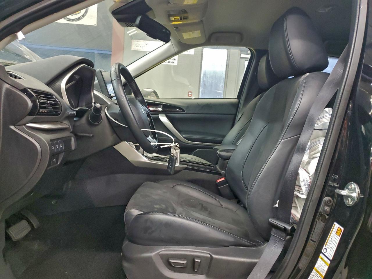 2025 MITSUBISHI ECLIPSE CROSS SE photo 7