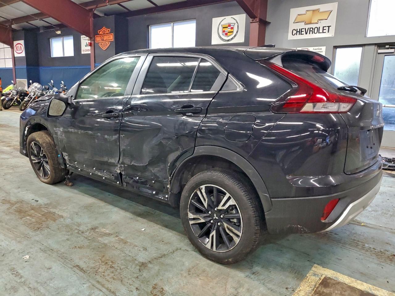 2025 MITSUBISHI ECLIPSE CROSS SE photo 2