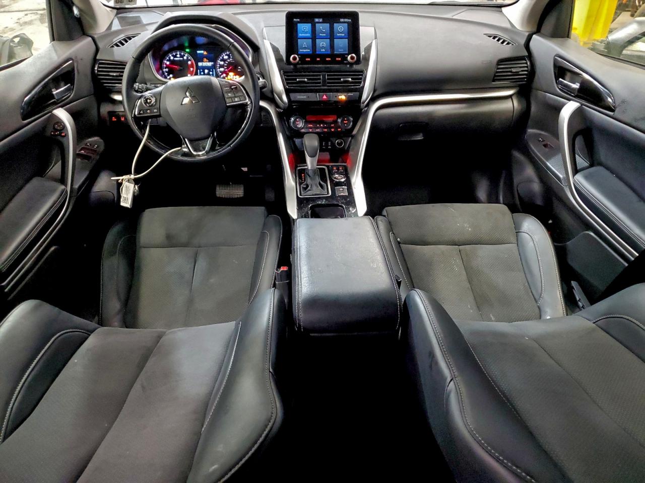 2025 MITSUBISHI ECLIPSE CROSS SE photo 8