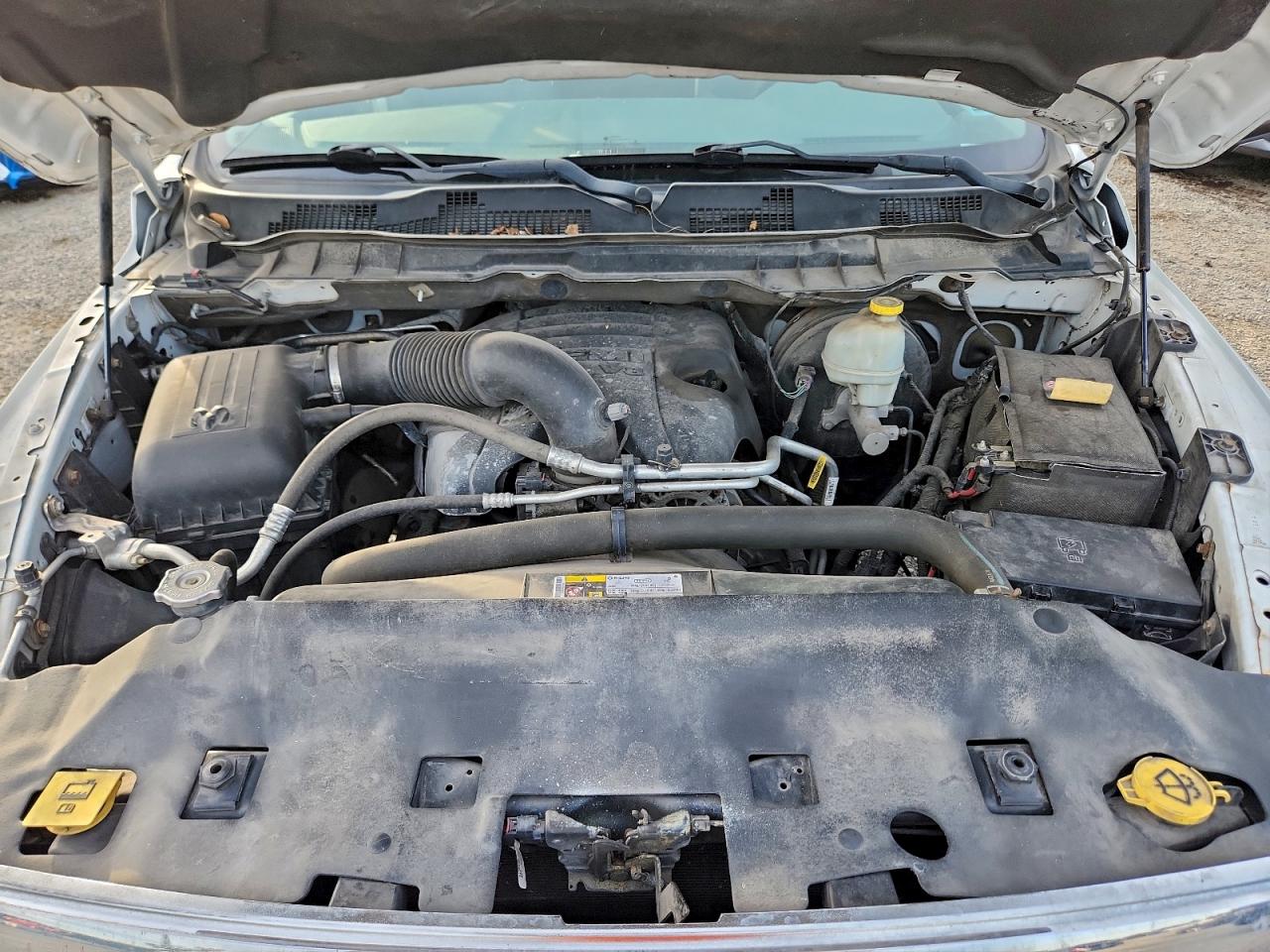 2014 RAM 1500 ST photo 11