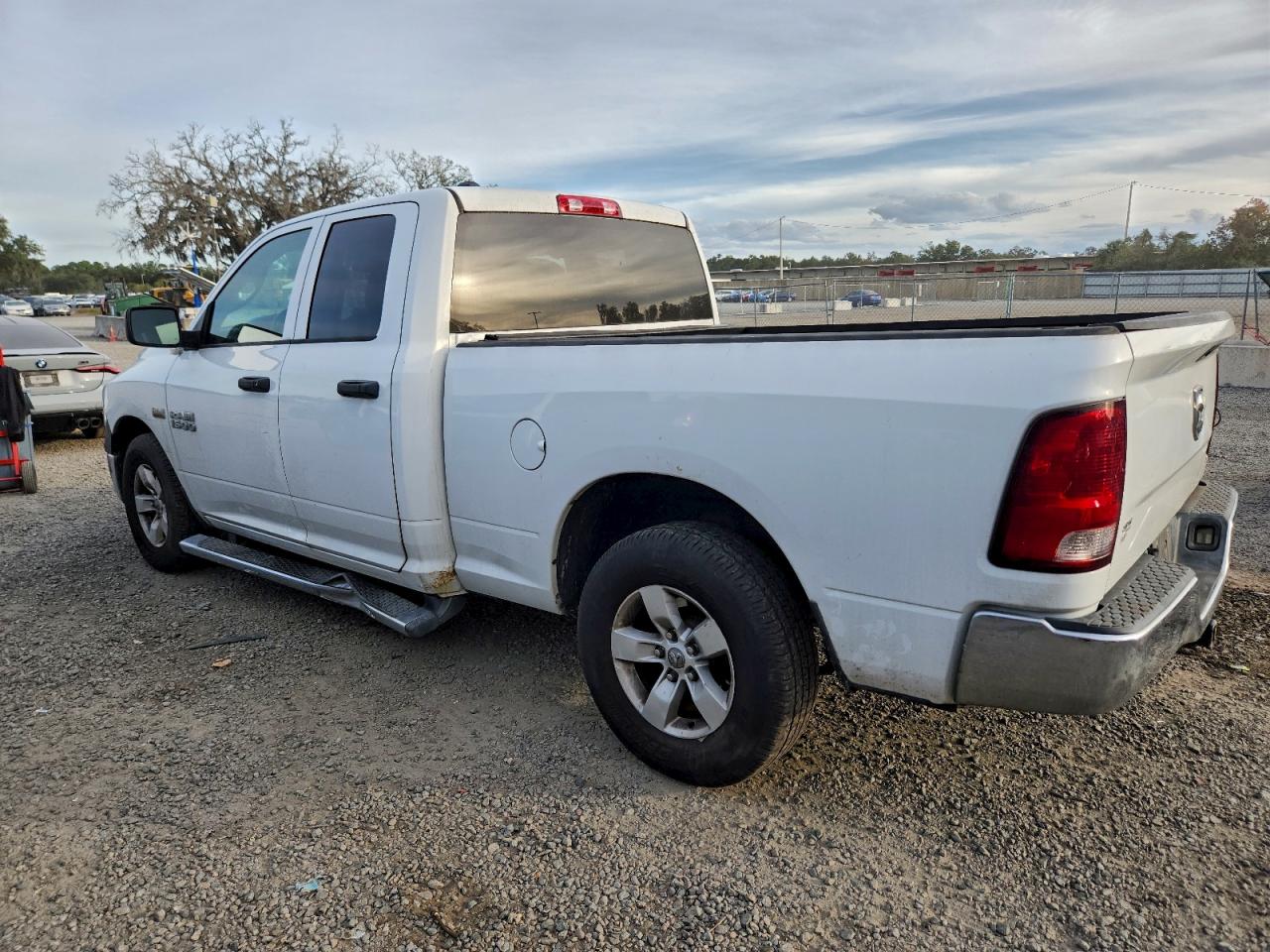 2014 RAM 1500 ST photo 2