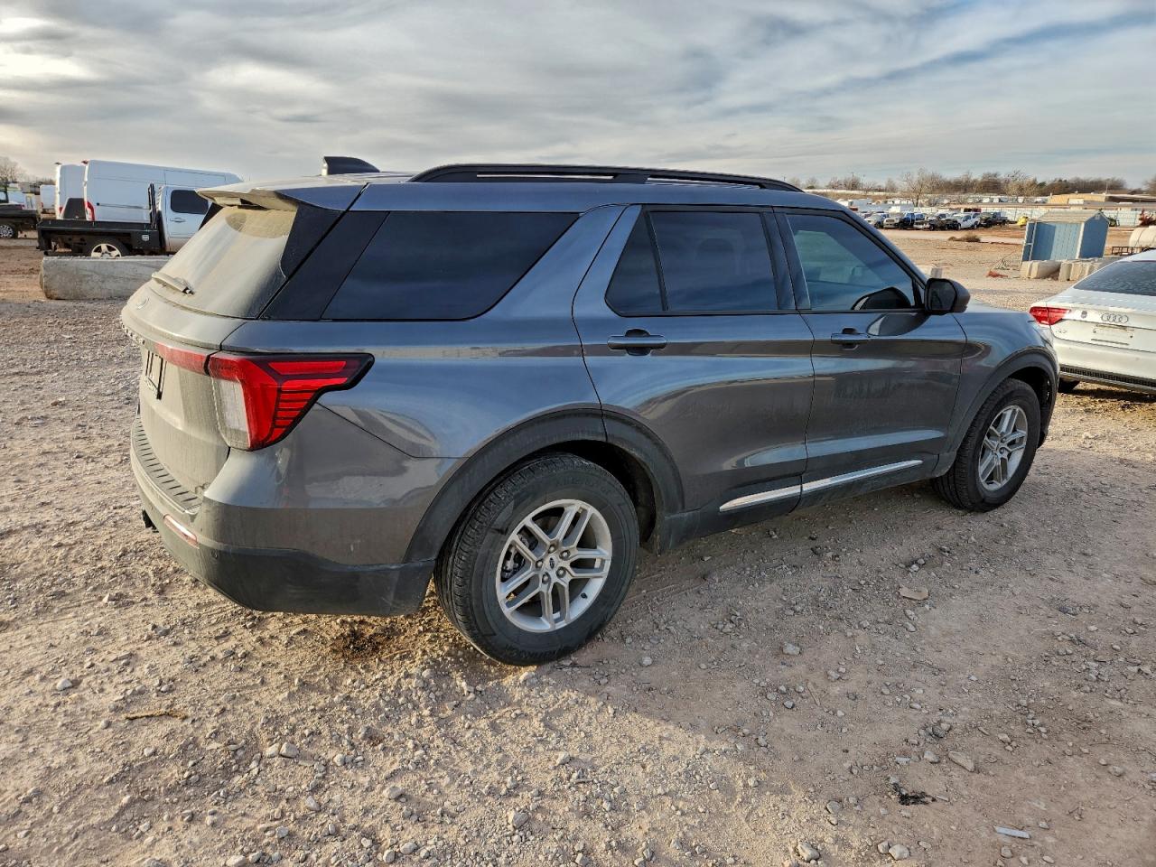 2025 FORD EXPLORER ACTIVE photo 3