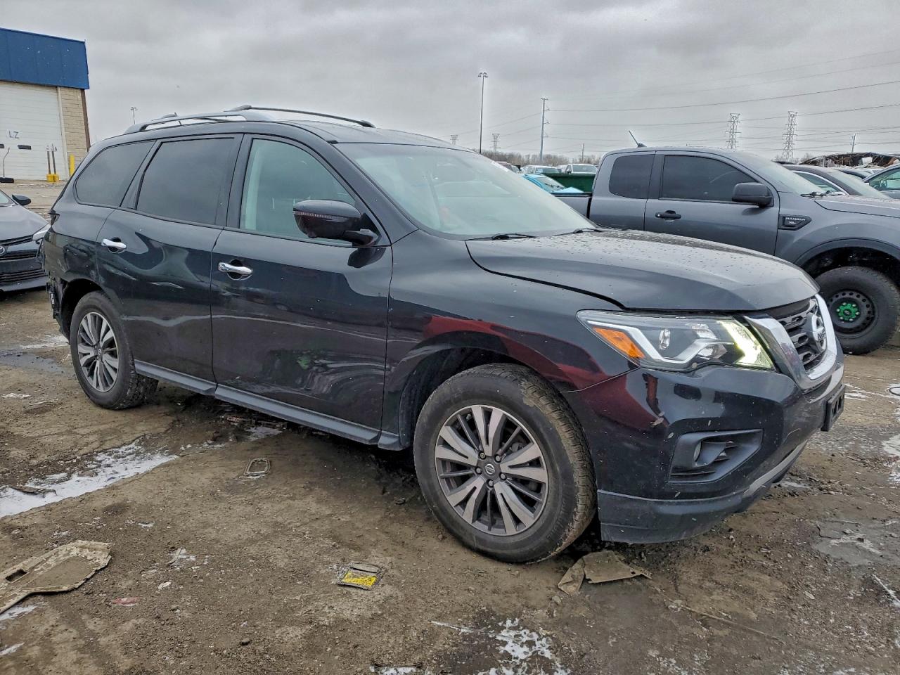 2017 NISSAN PATHFINDER S photo 4