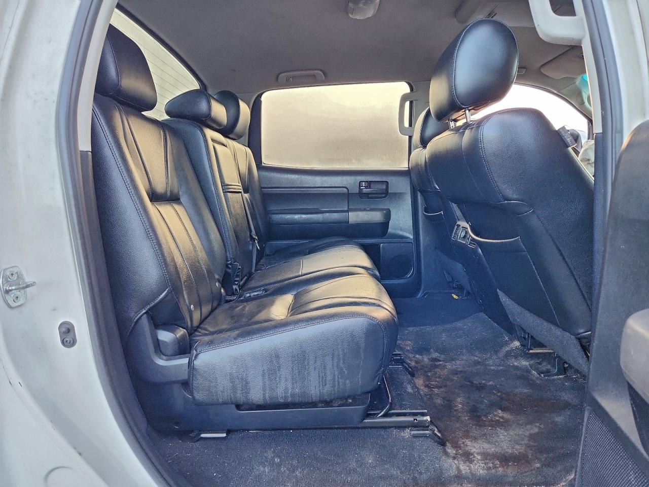 2012 TOYOTA TUNDRA CREWMAX SR5 photo 10