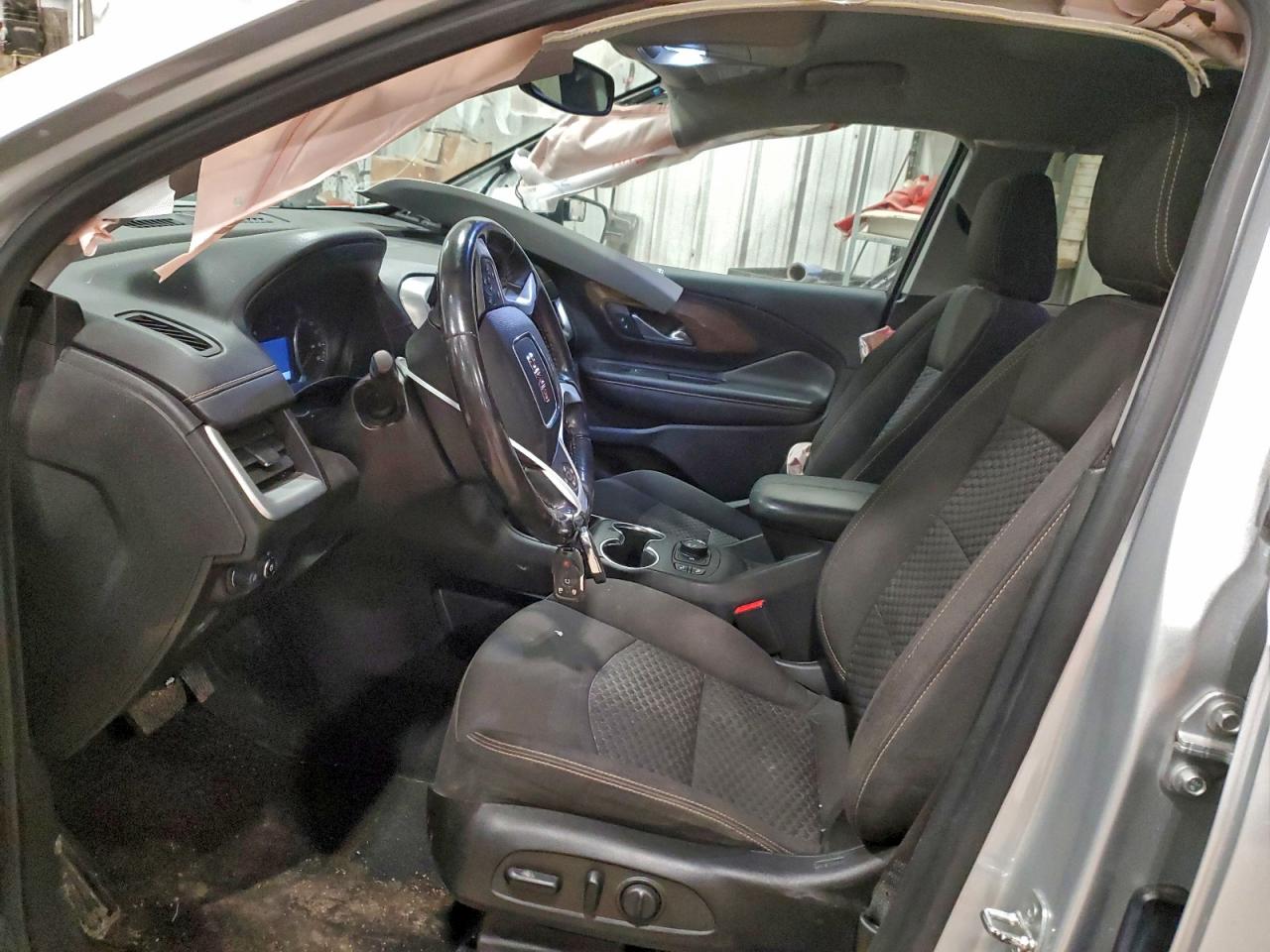 2019 GMC TERRAIN SLE photo 13