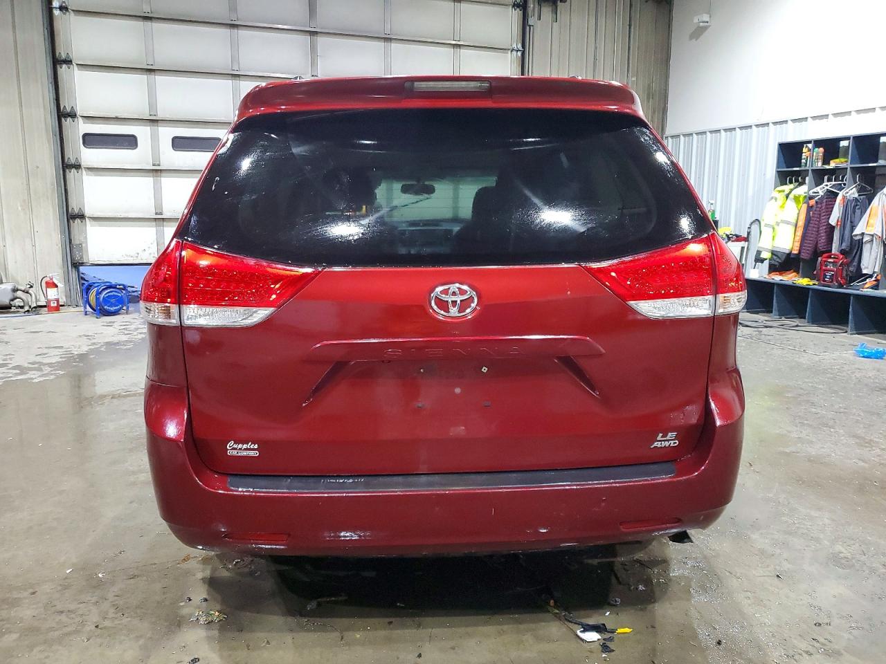 2014 TOYOTA SIENNA LE 7-PASSENGER photo 11