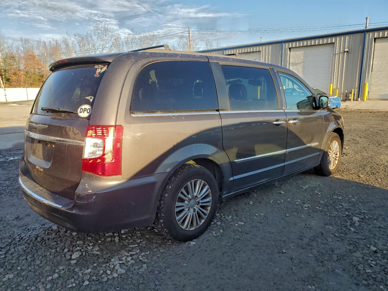 2015 CHRYSLER TOWN & COUNTRY TOURING L photo 3