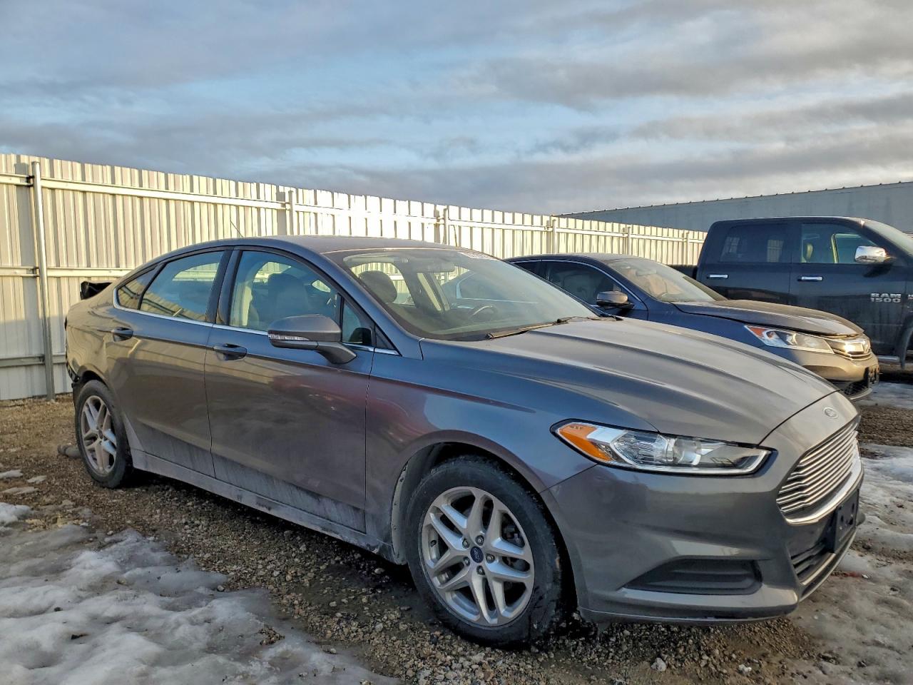 2013 FORD FUSION SE photo 4