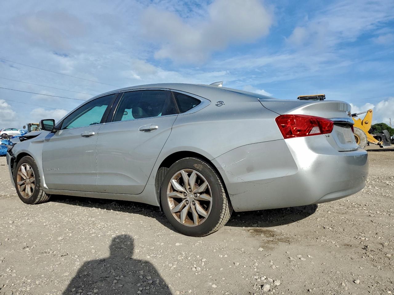 2018 CHEVROLET IMPALA LT photo 2