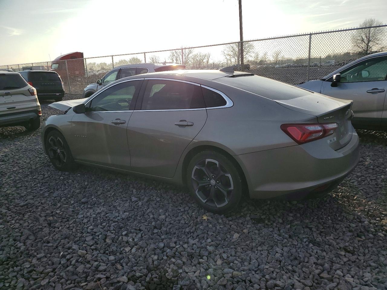2022 CHEVROLET MALIBU LT photo 2