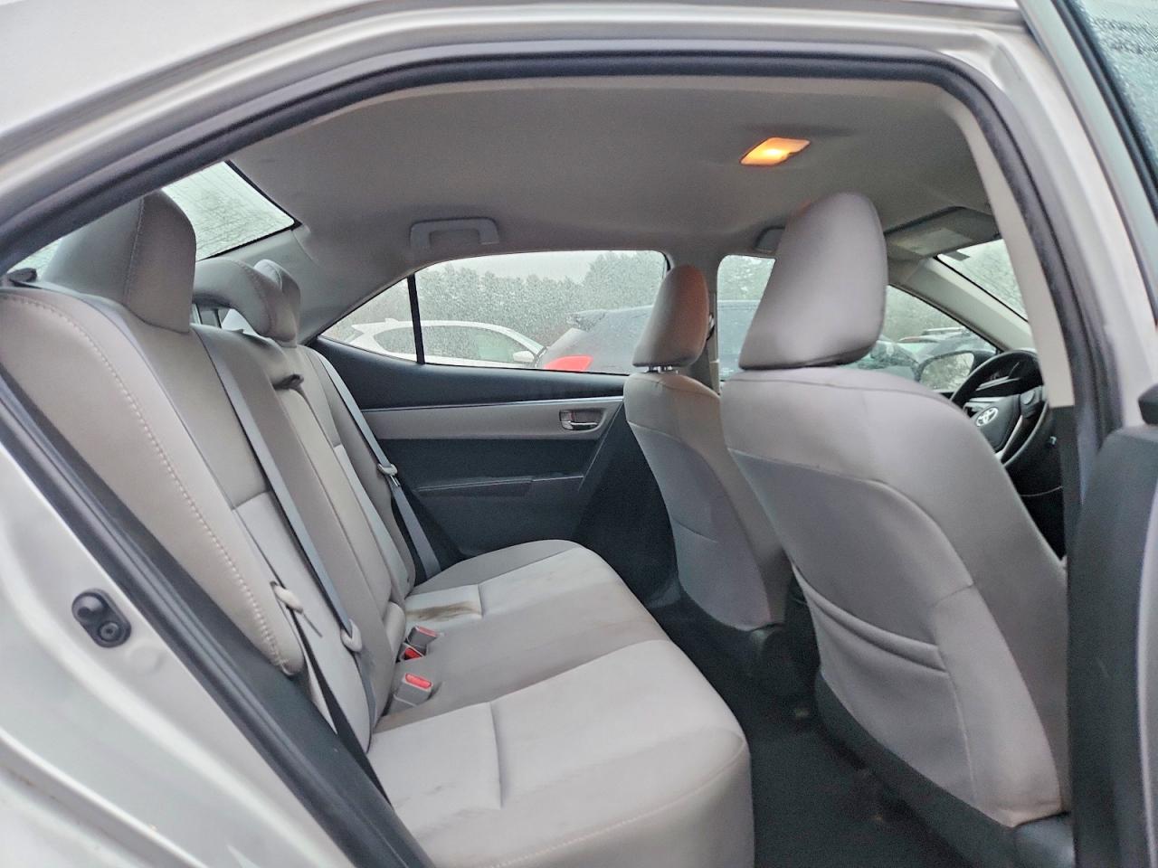 2016 TOYOTA COROLLA L photo 10