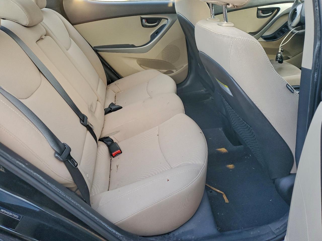 2016 HYUNDAI ELANTRA SE photo 10