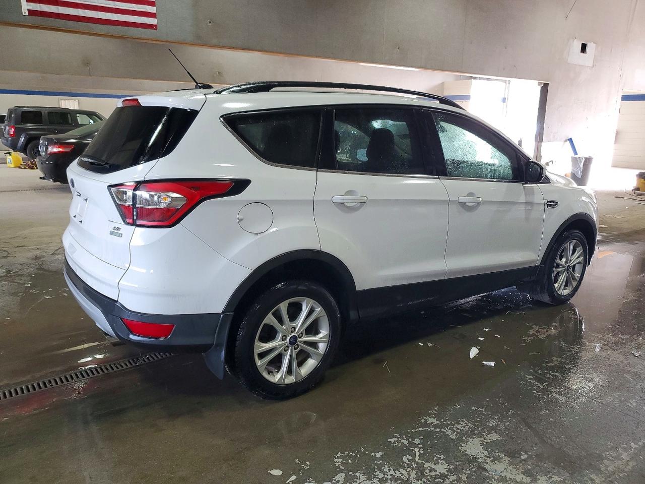 2018 FORD ESCAPE SE photo 3