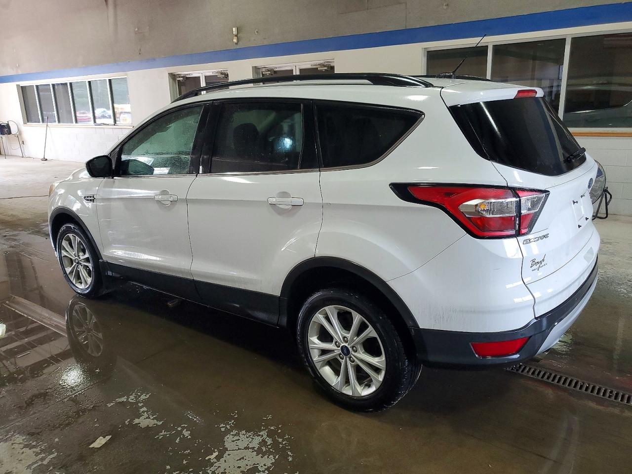 2018 FORD ESCAPE SE photo 2