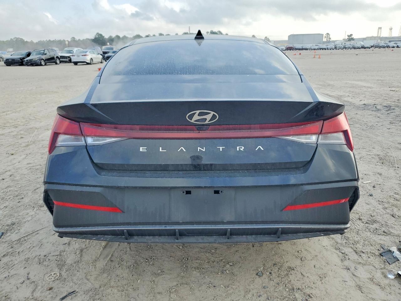 2025 HYUNDAI ELANTRA SE photo 6