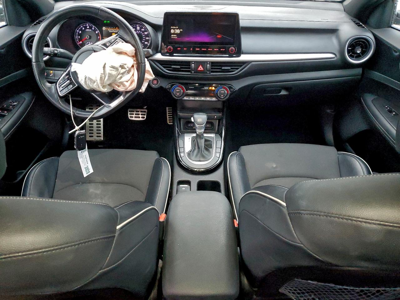 2023 KIA FORTE GT LINE photo 8