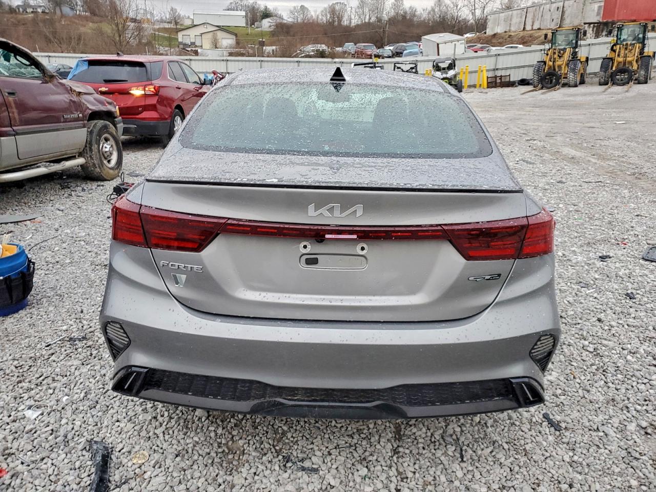2023 KIA FORTE GT LINE photo 6