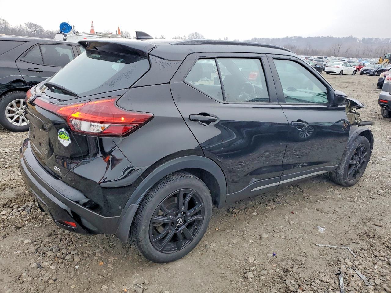 2022 NISSAN KICKS SR photo 3