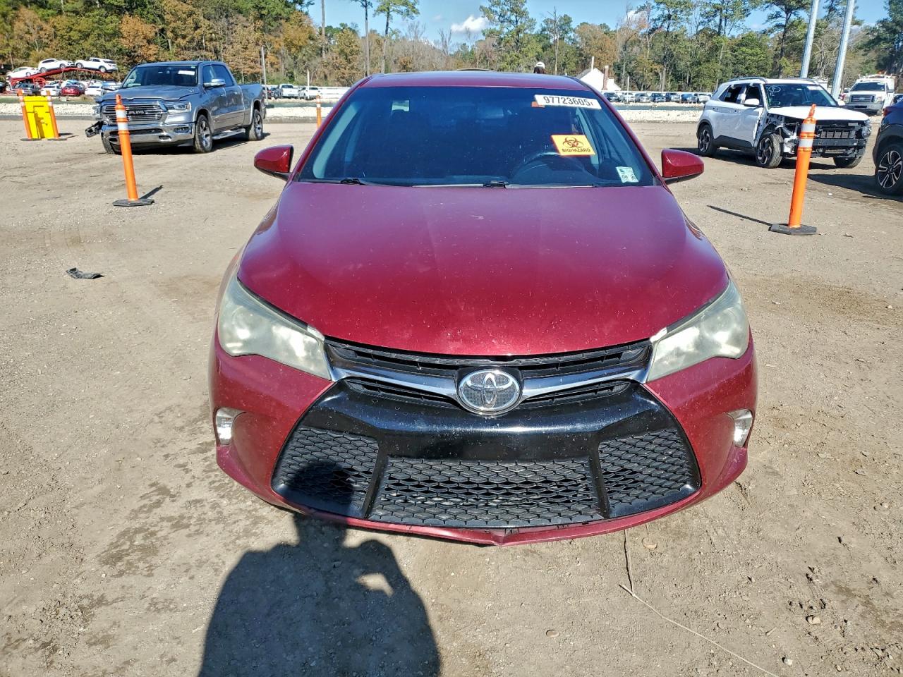 2016 TOYOTA CAMRY LE photo 5