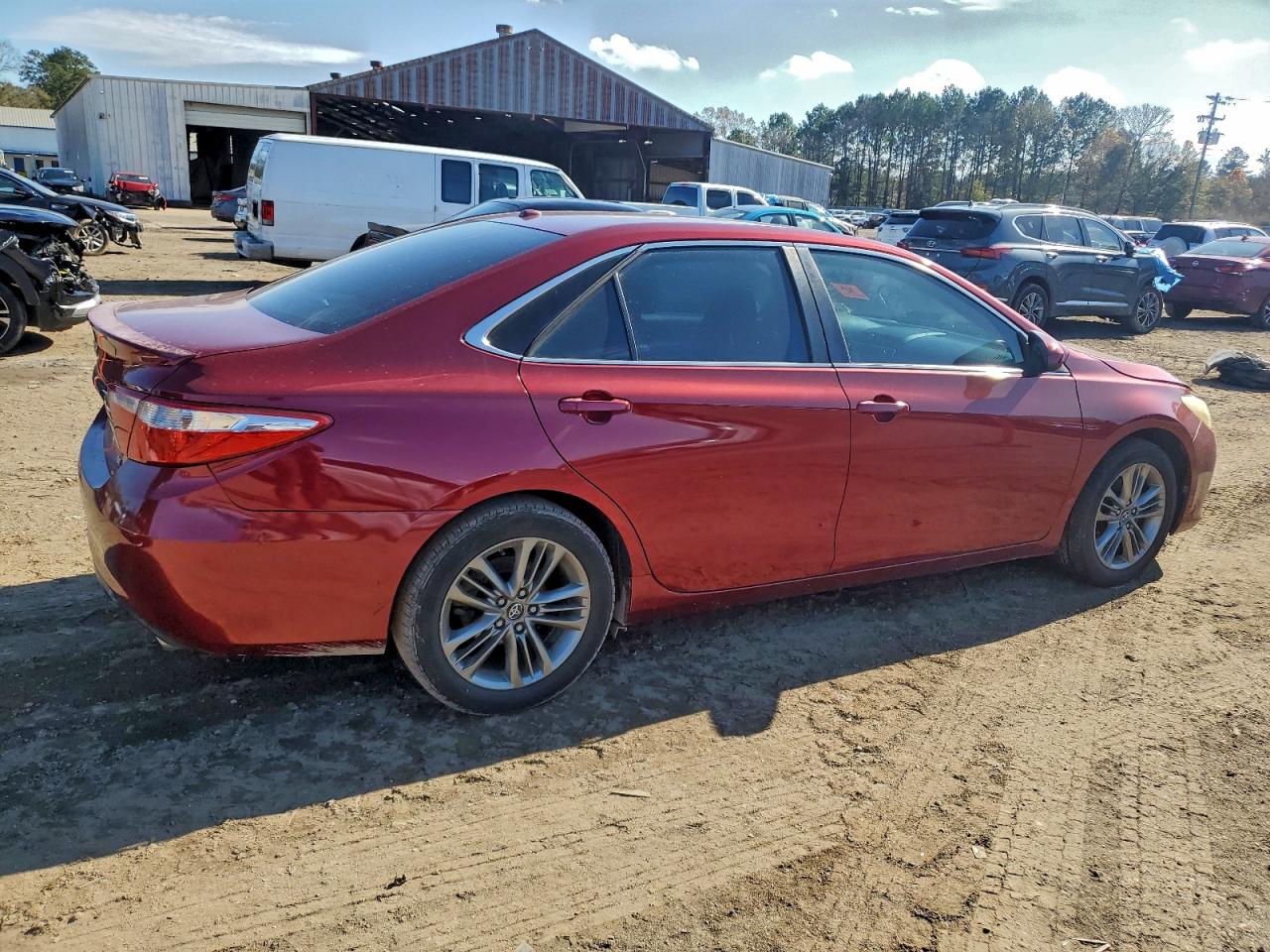 2016 TOYOTA CAMRY LE photo 3