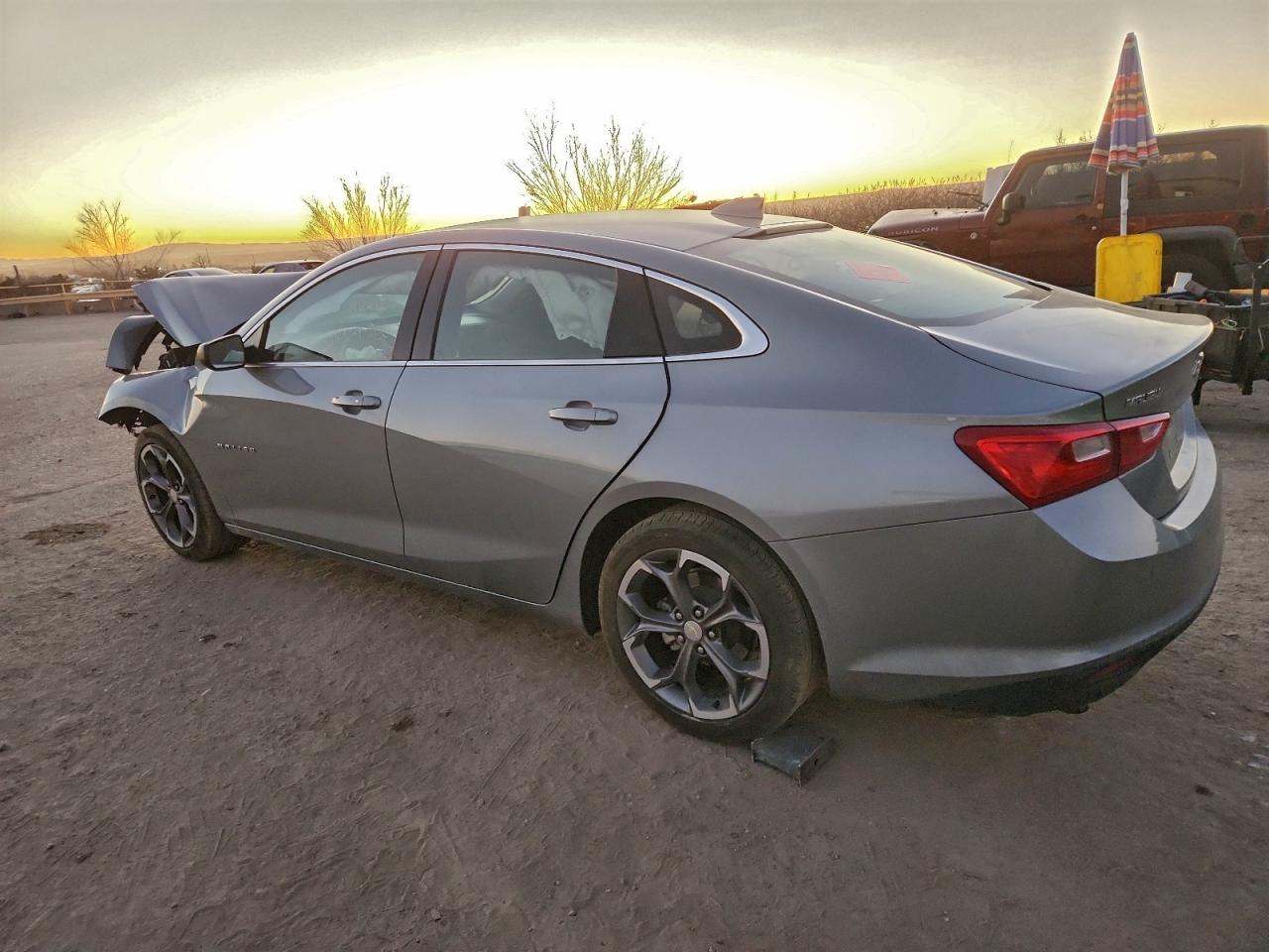2024 CHEVROLET MALIBU LT photo 2