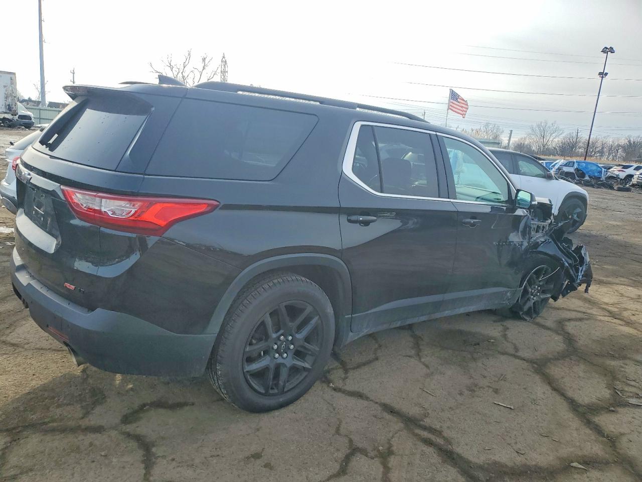2019 CHEVROLET TRAVERSE LT photo 3