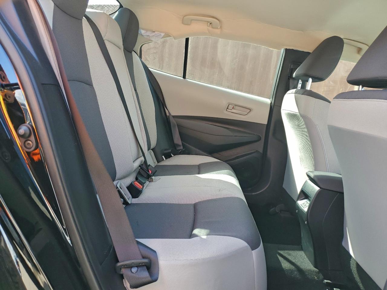 2025 TOYOTA COROLLA LE photo 19