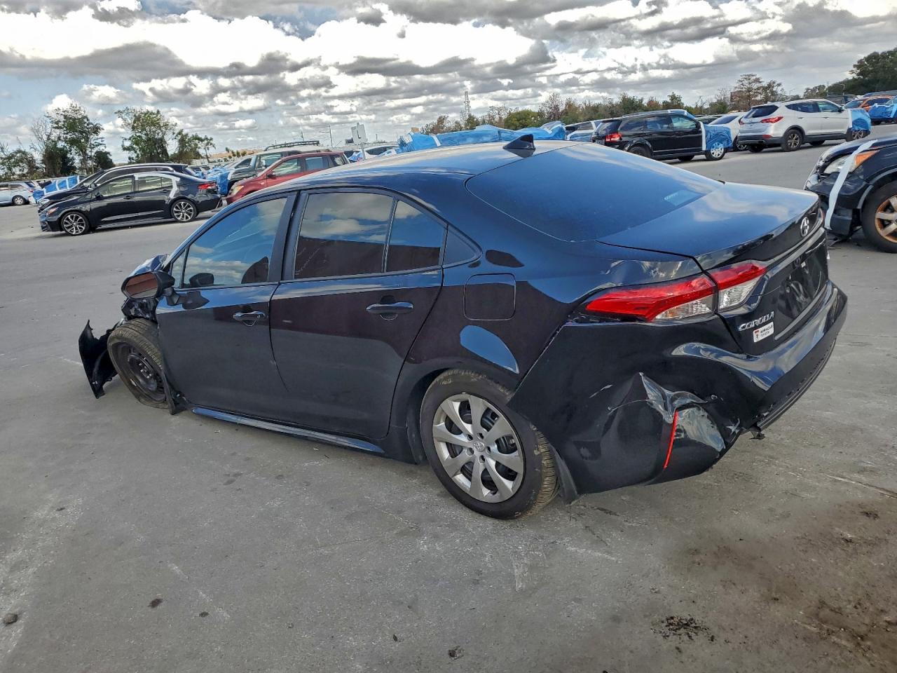 2025 TOYOTA COROLLA LE photo 3