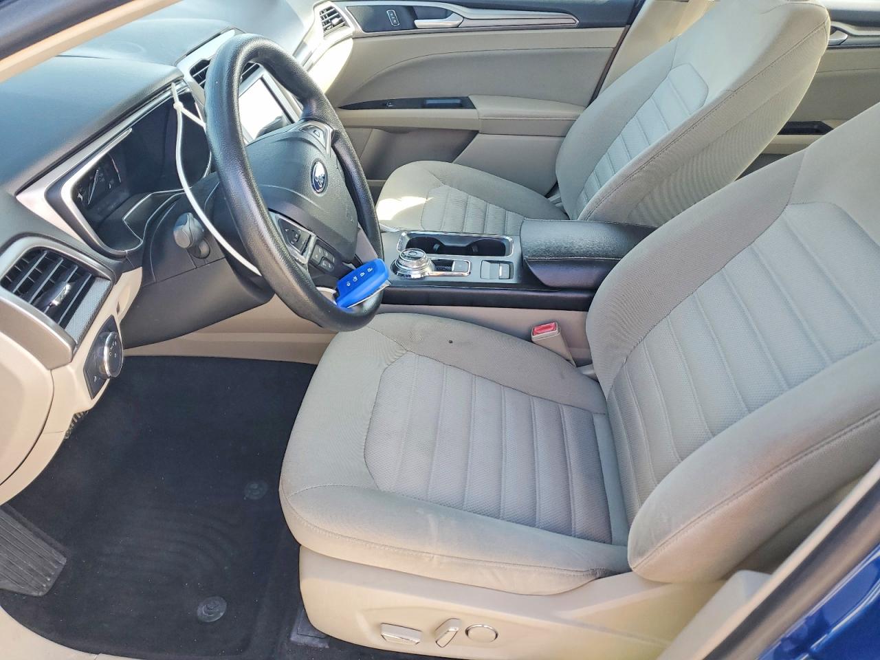 2017 FORD FUSION SE photo 13