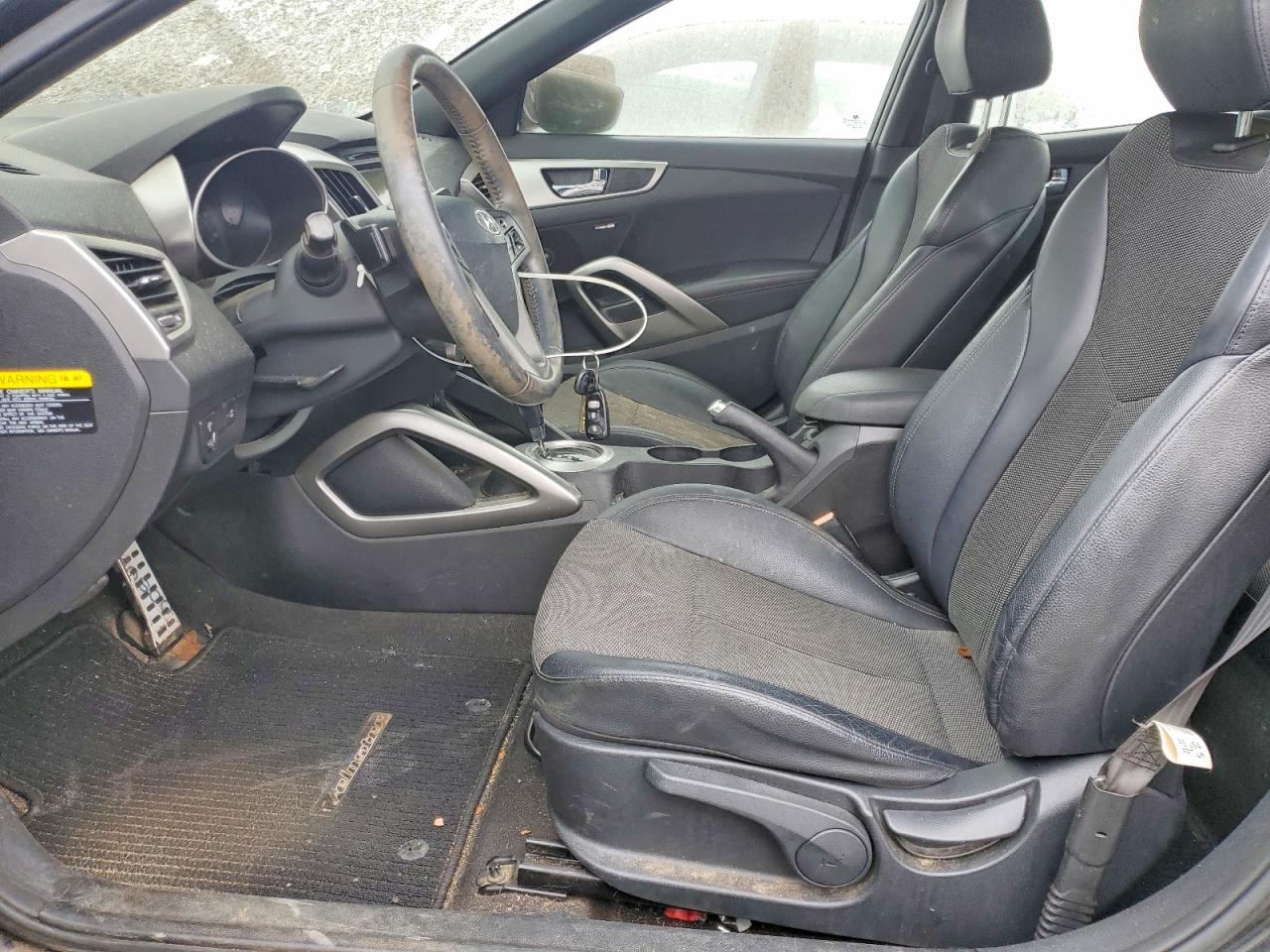 2016 HYUNDAI VELOSTER BASE photo 7