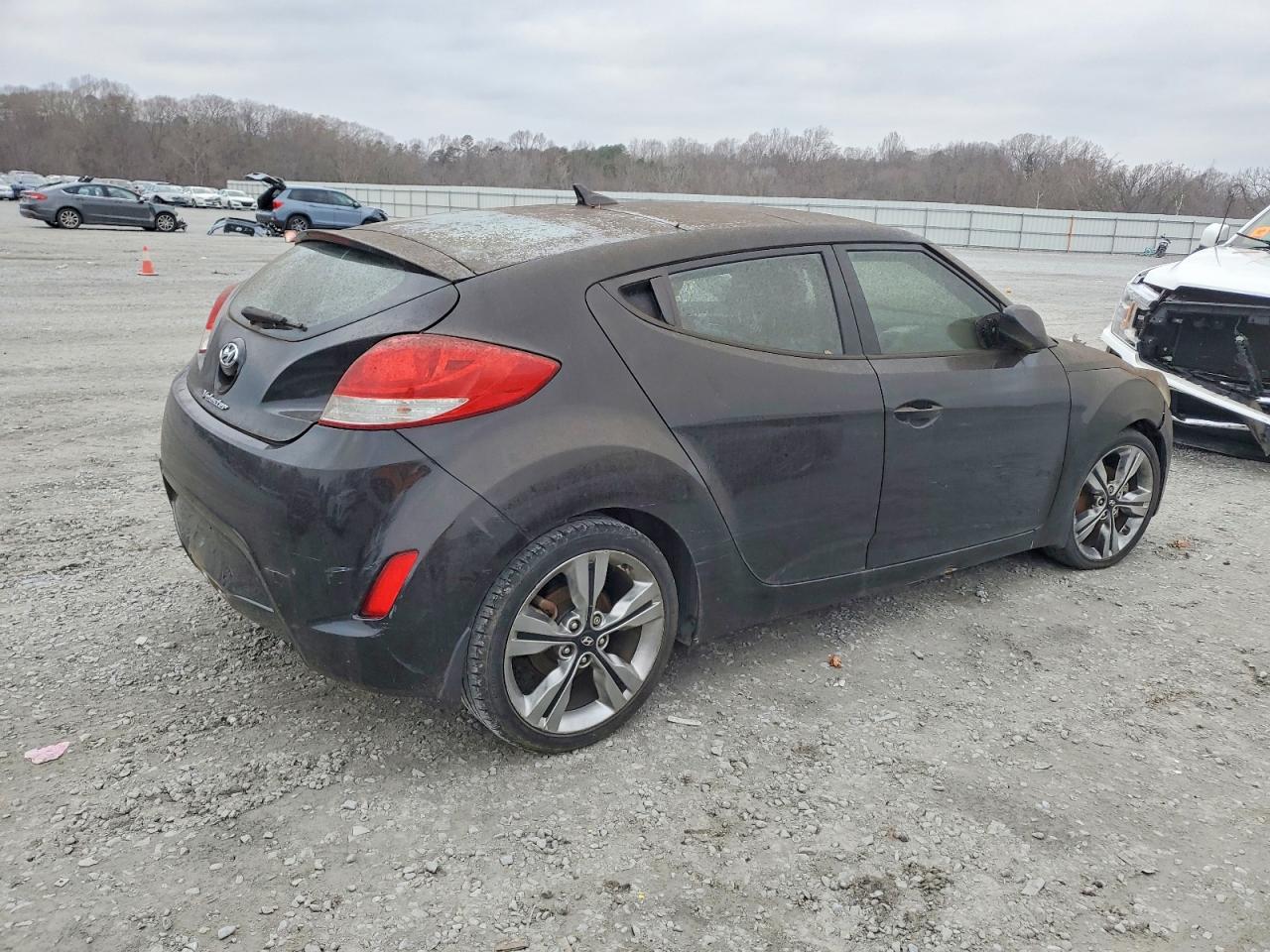2016 HYUNDAI VELOSTER BASE photo 3