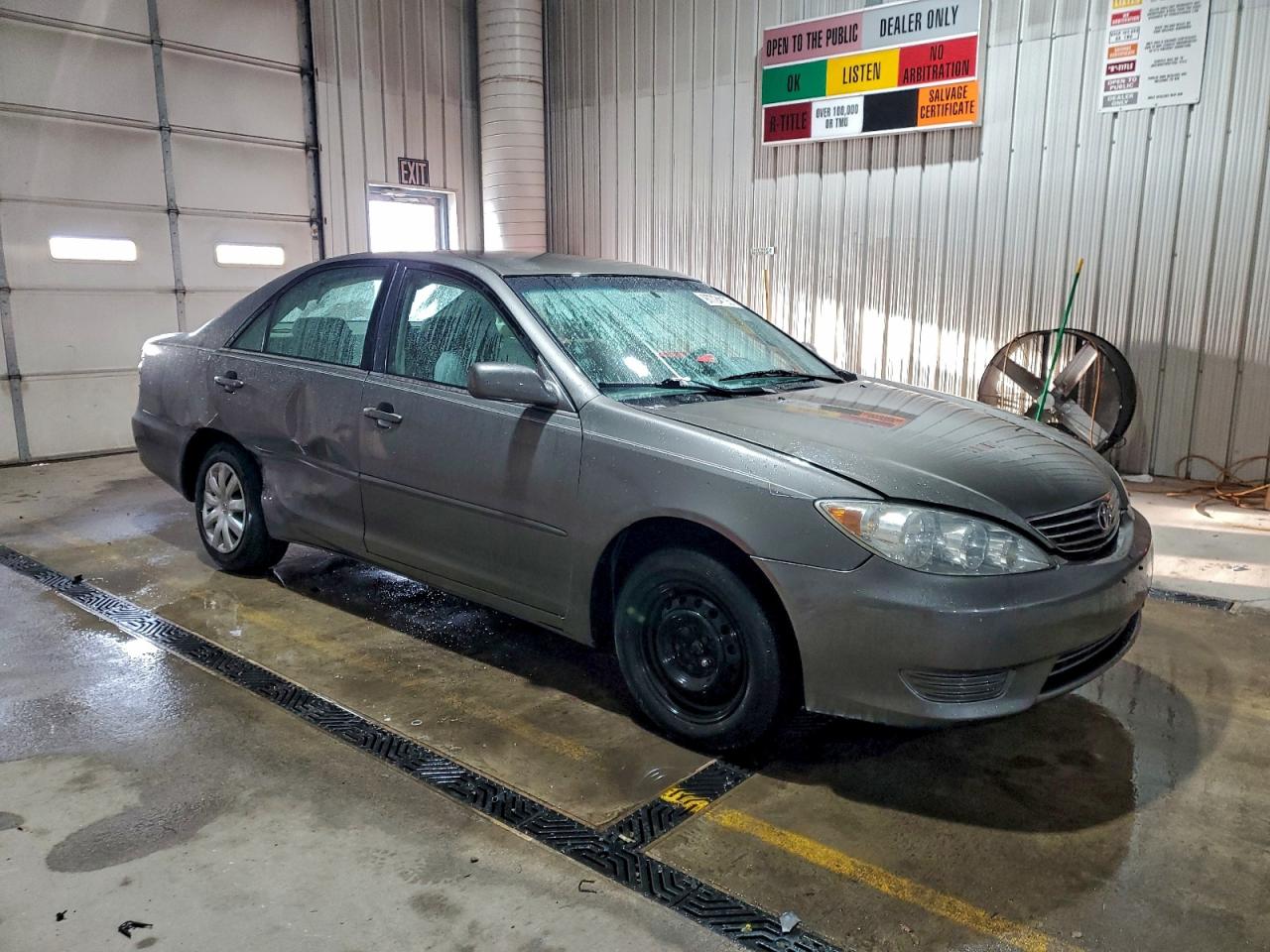 2006 TOYOTA CAMRY LE photo 4