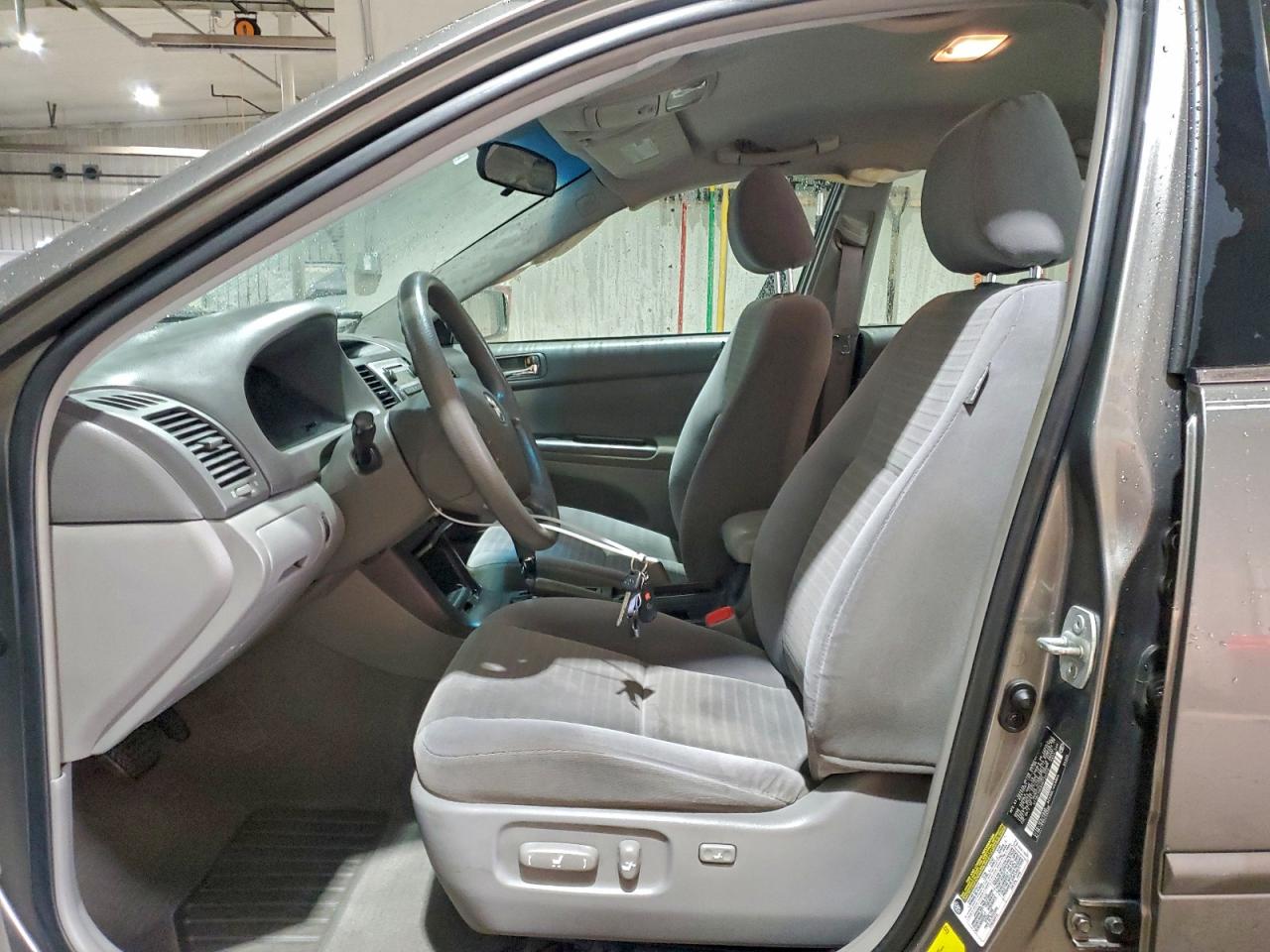 2006 TOYOTA CAMRY LE photo 7