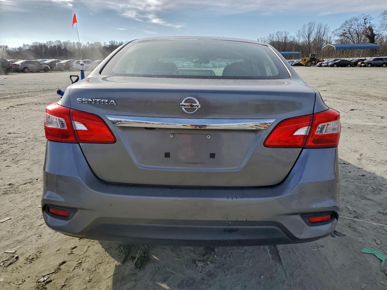 2018 NISSAN SENTRA S photo 6