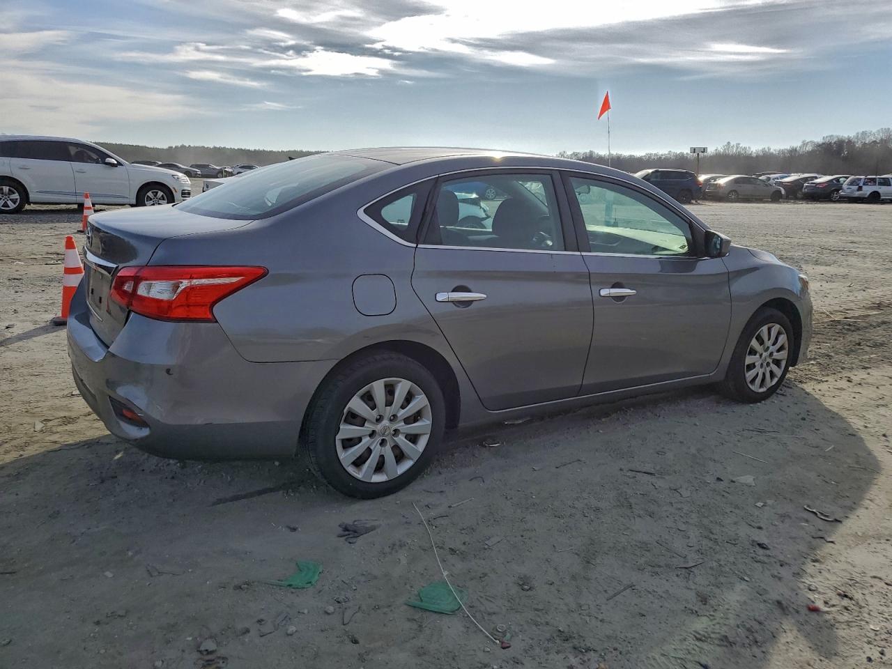 2018 NISSAN SENTRA S photo 3