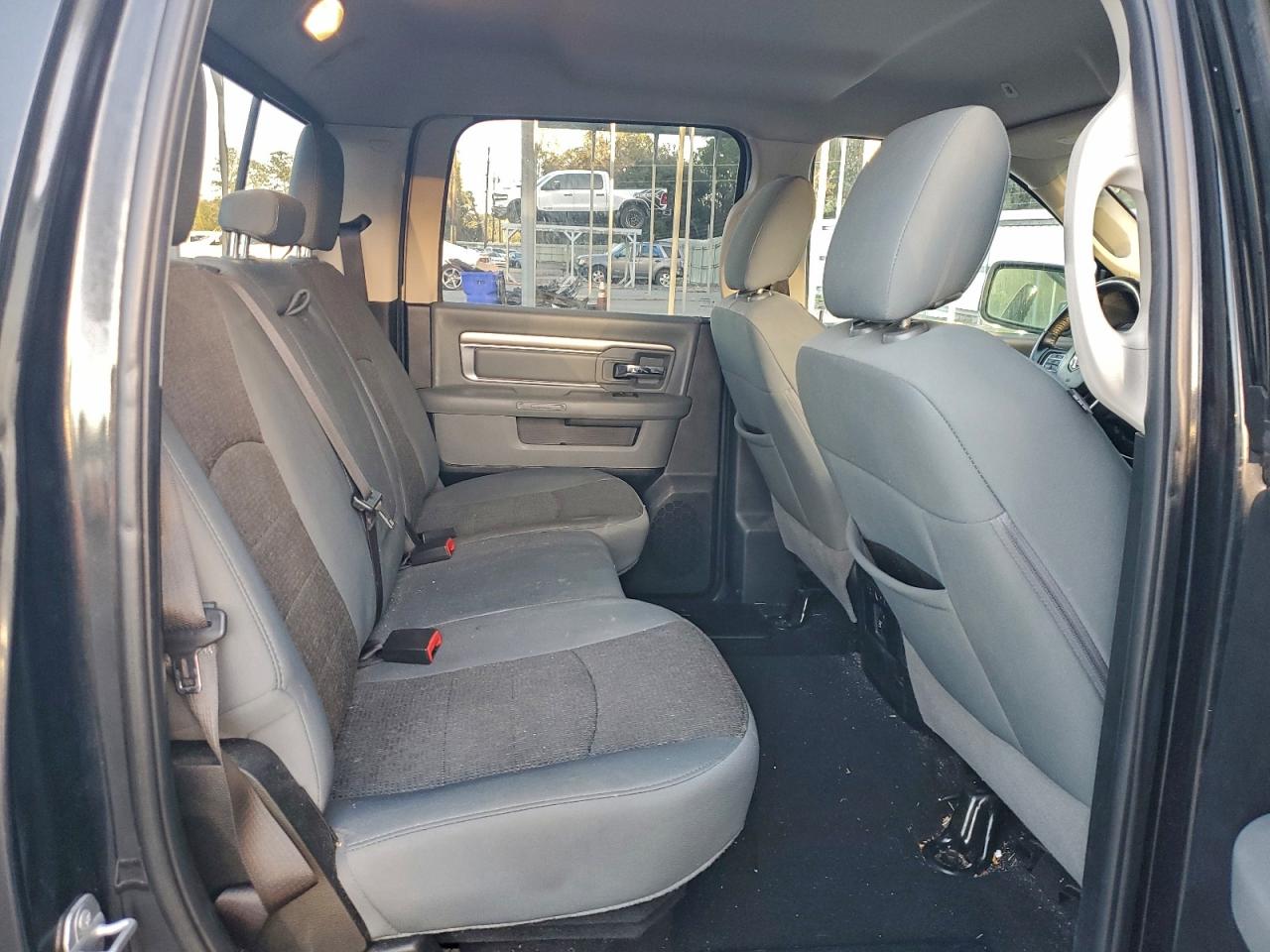 2018 RAM 1500 SLT photo 10