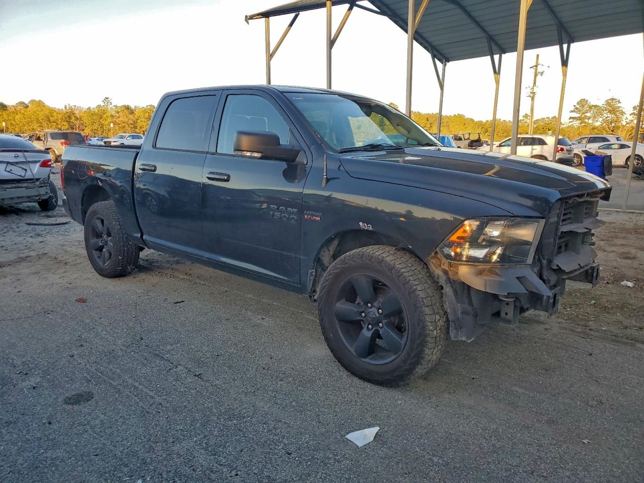 2018 RAM 1500 SLT photo 4