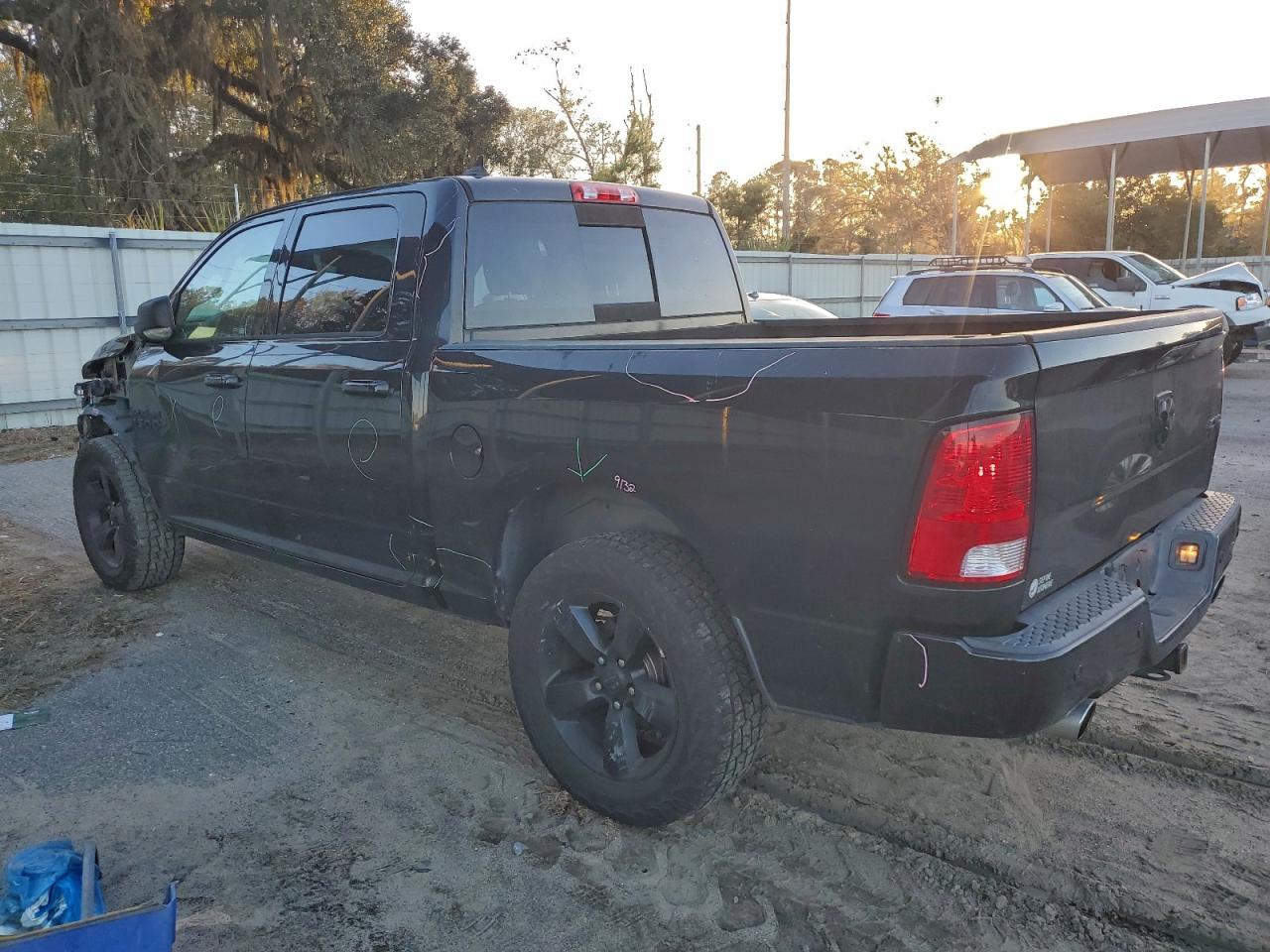 2018 RAM 1500 SLT photo 2