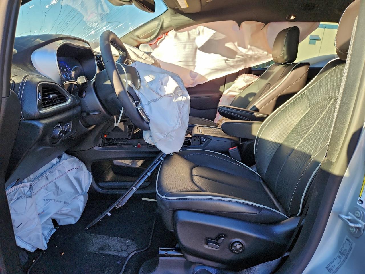 2026 CHRYSLER PACIFICA LIMITED photo 7