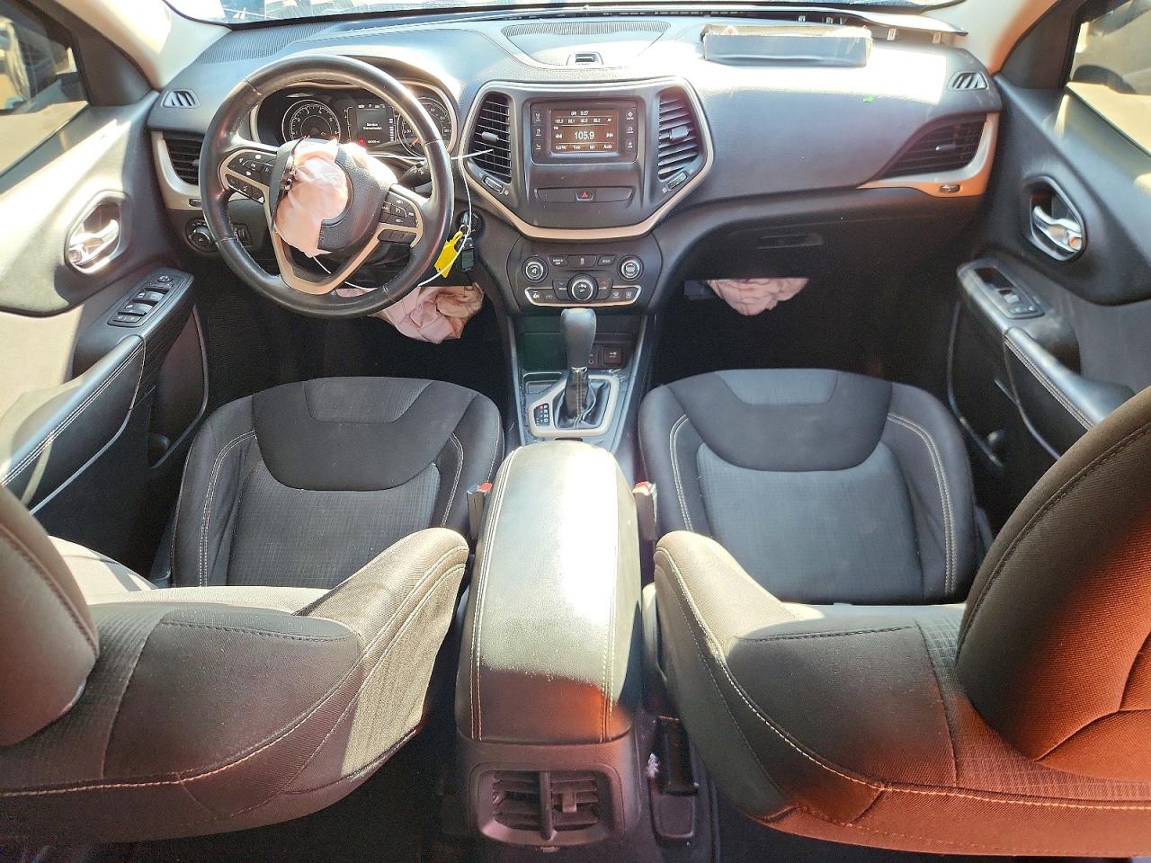 2015 JEEP CHEROKEE LATITUDE photo 8