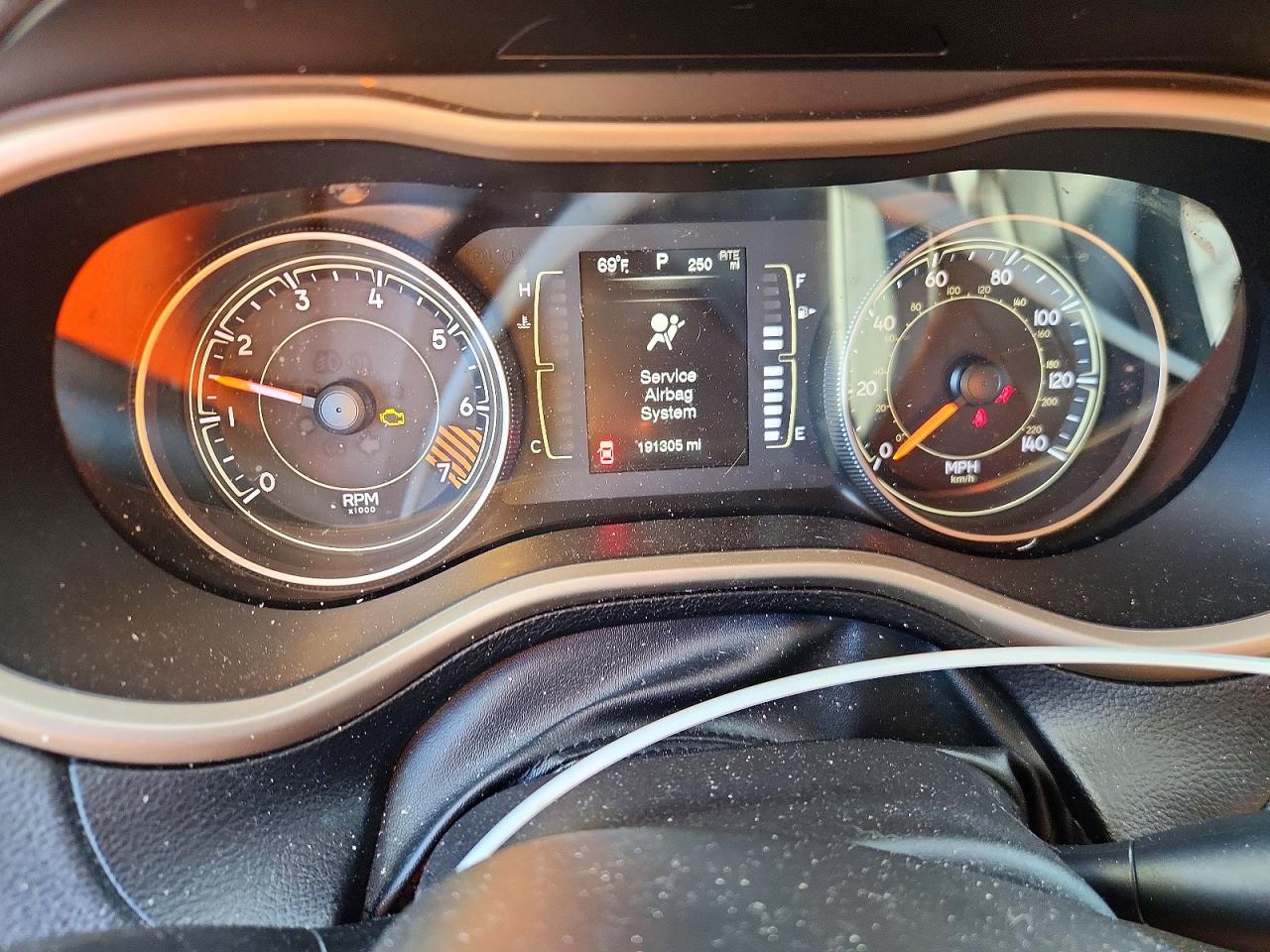 2015 JEEP CHEROKEE LATITUDE photo 9