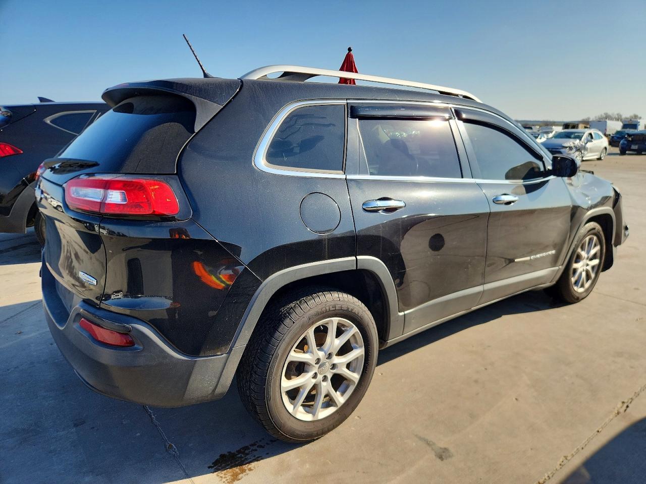 2015 JEEP CHEROKEE LATITUDE photo 3
