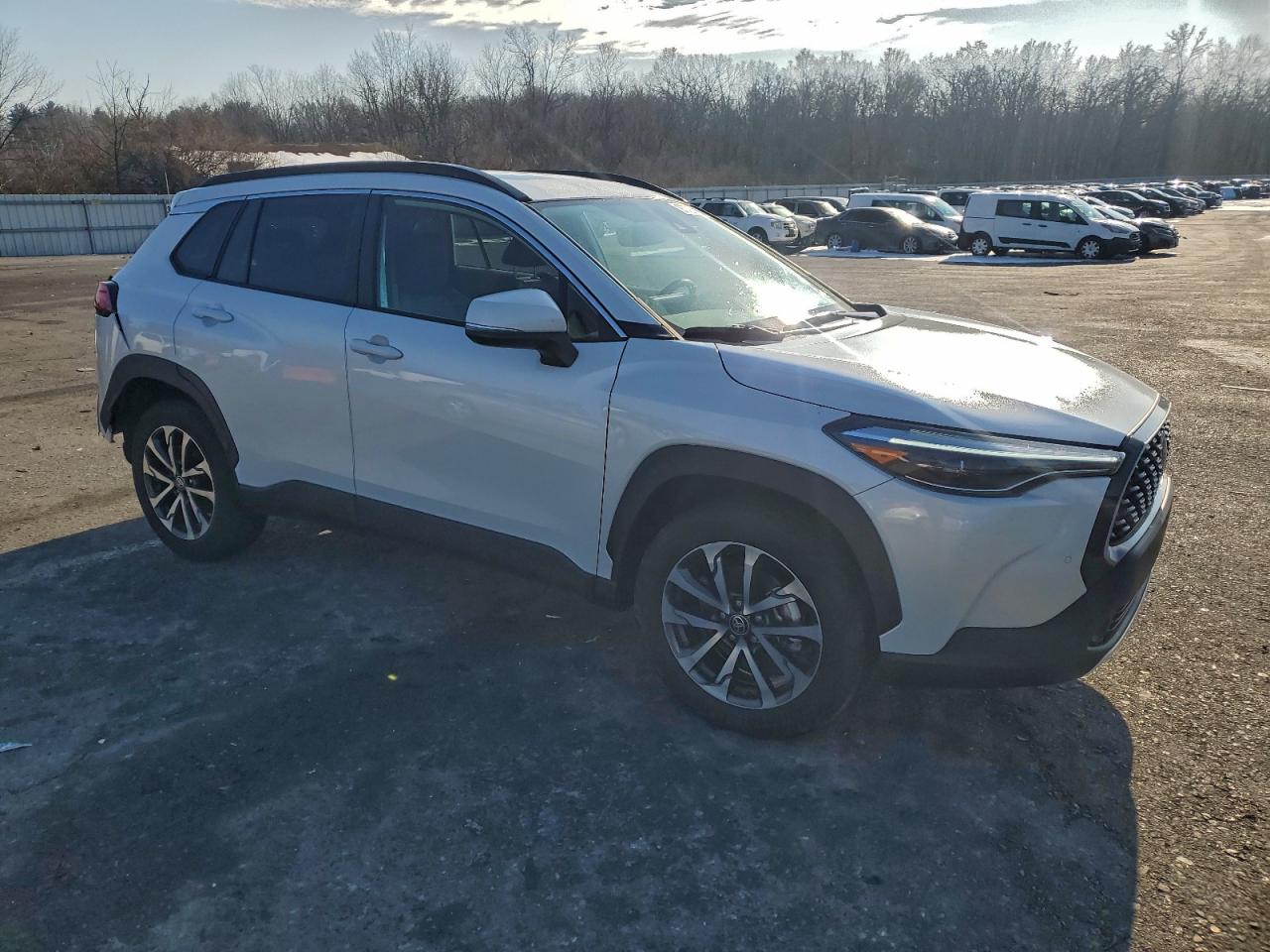 2022 TOYOTA COROLLA CROSS XLE photo 4