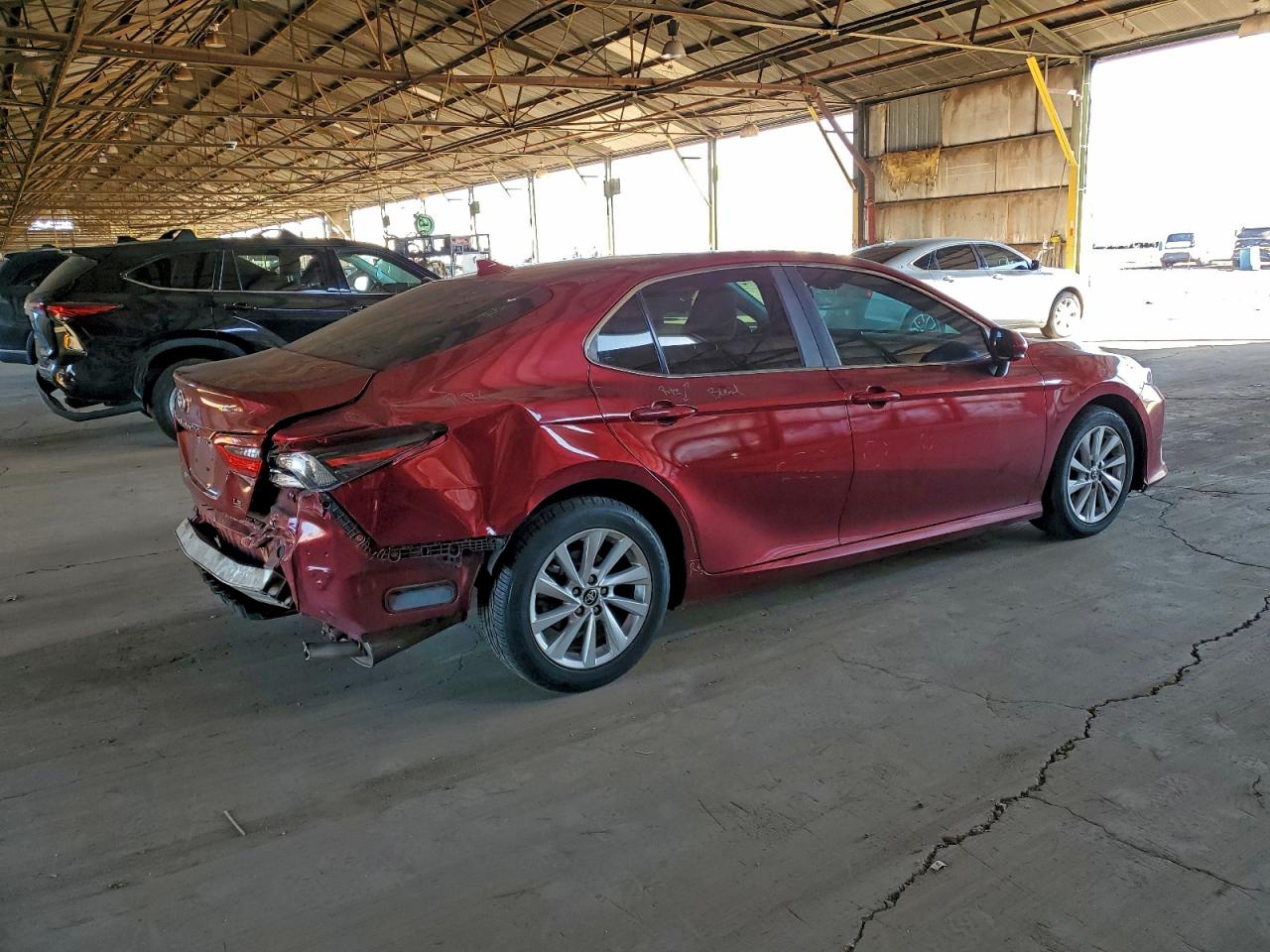 2021 TOYOTA CAMRY LE photo 3