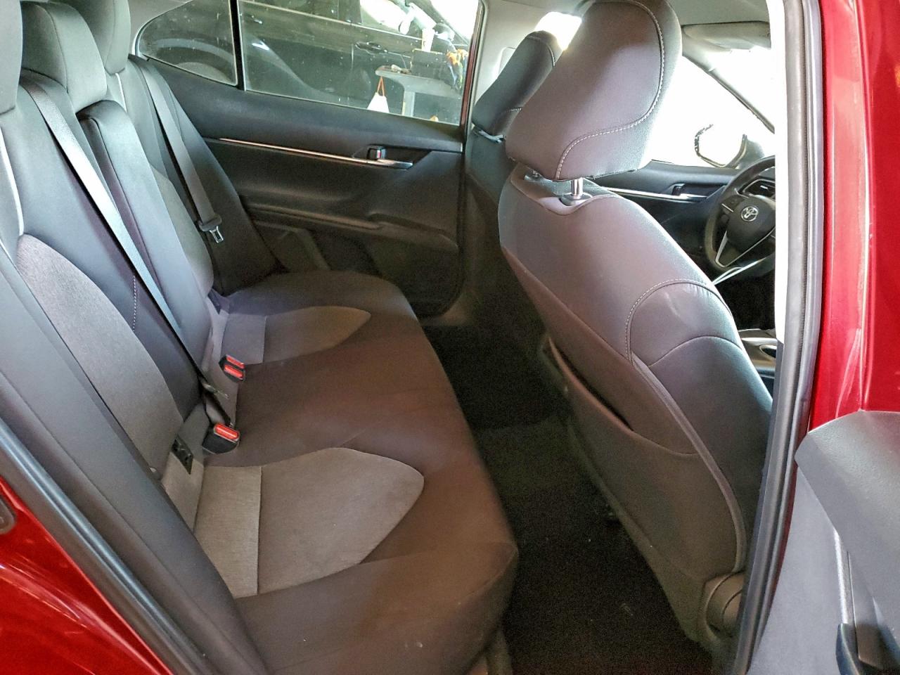 2021 TOYOTA CAMRY LE photo 10