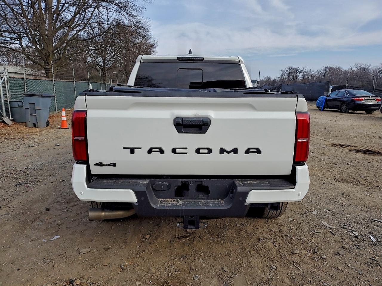 2024 TOYOTA TACOMA DOUBLE CAB photo 11