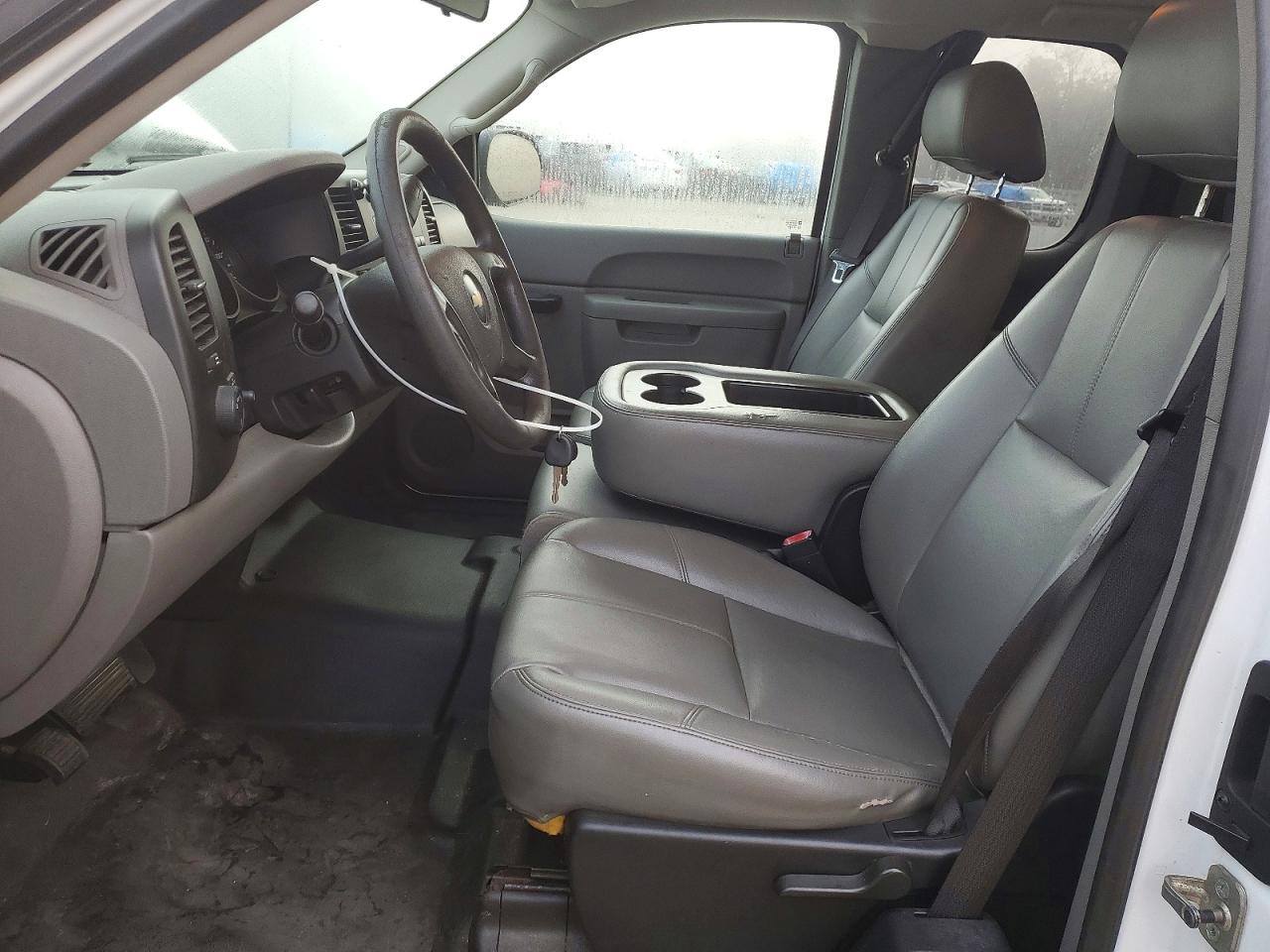2010 CHEVROLET SILVERADO C1500 photo 7