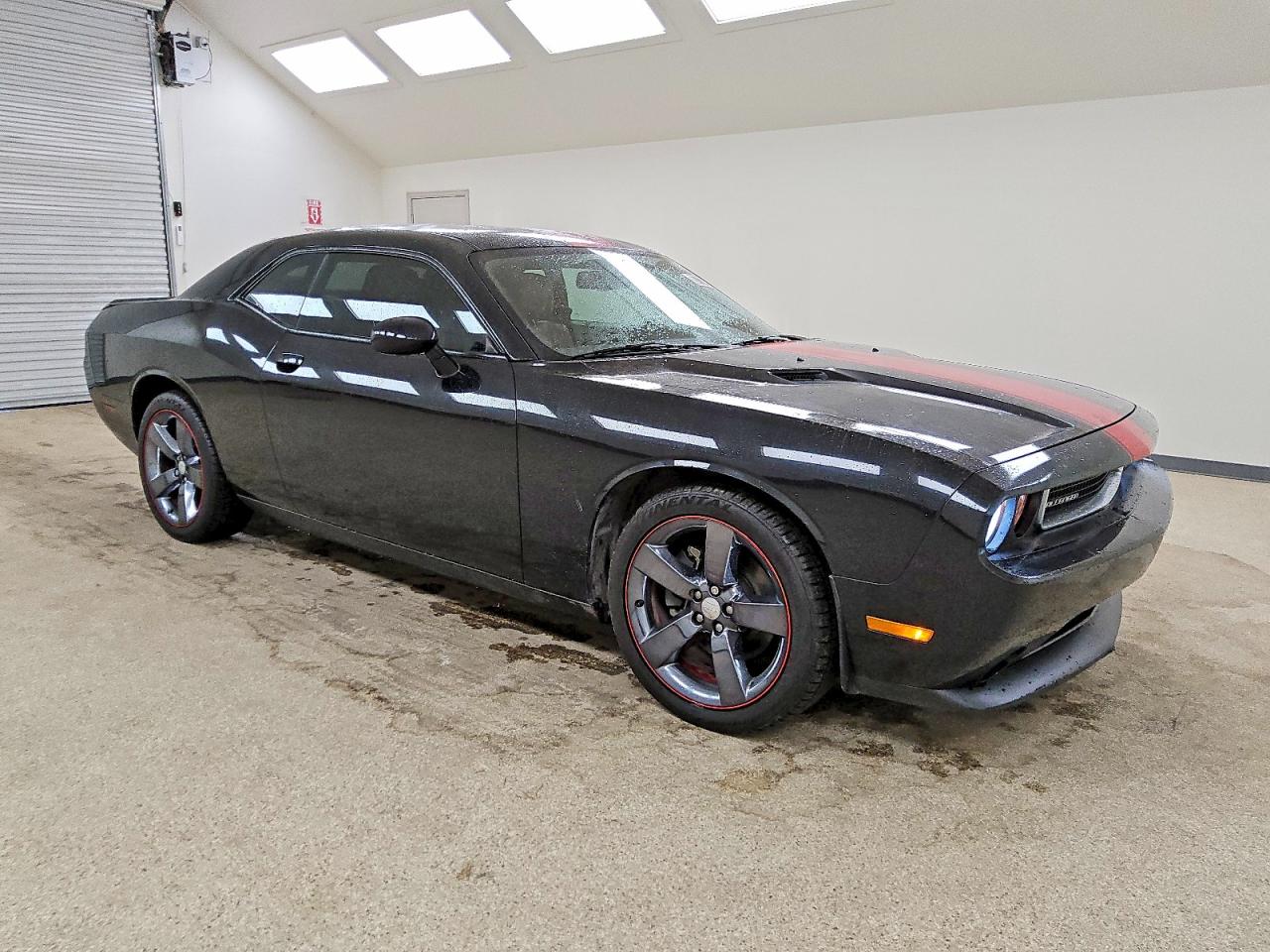 2013 DODGE CHALLENGER SXT photo 4