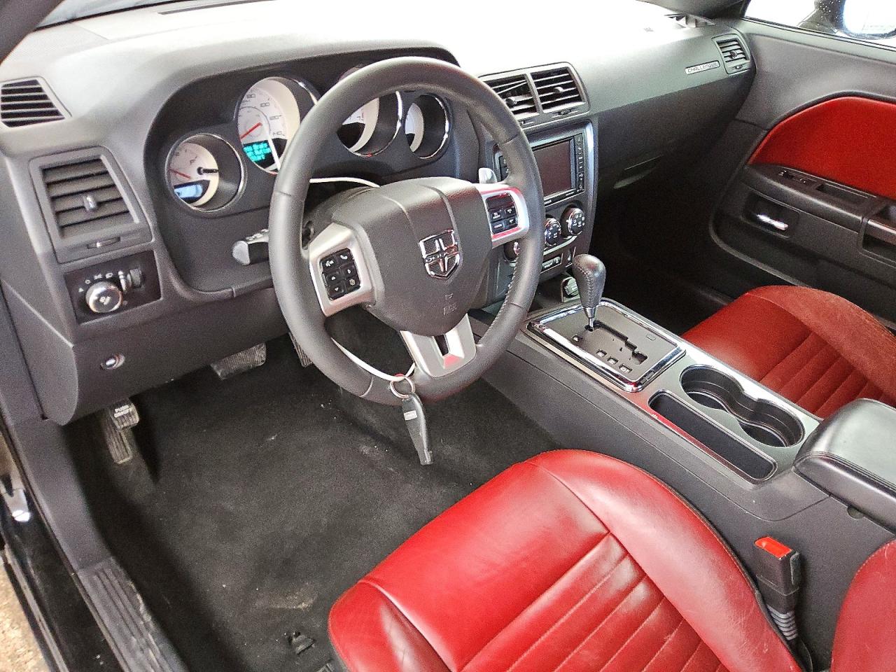 2013 DODGE CHALLENGER SXT photo 8